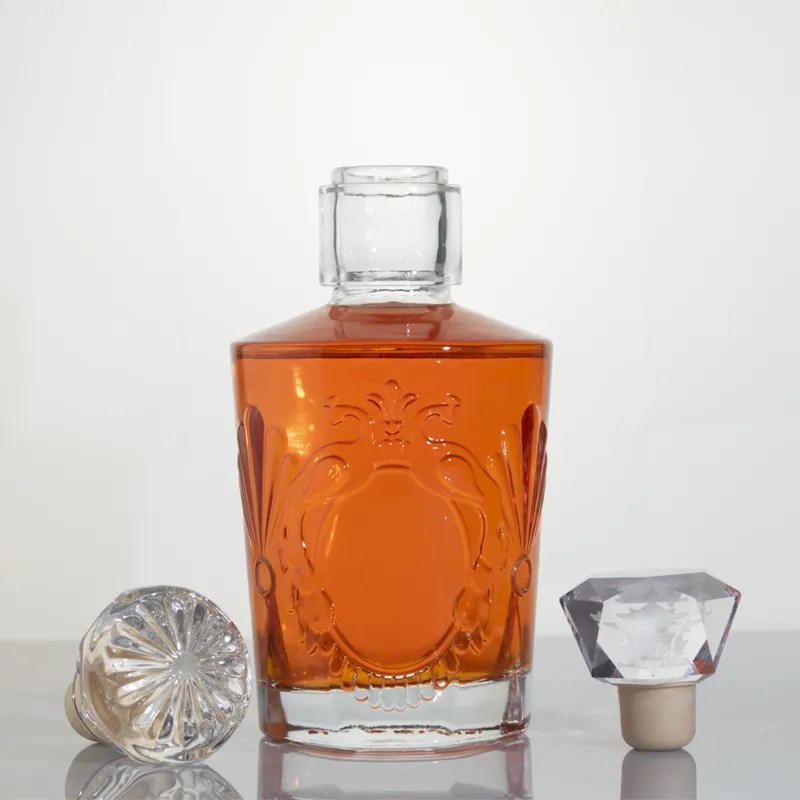 Embossed glass bottle LGG090 Long Glory Glass