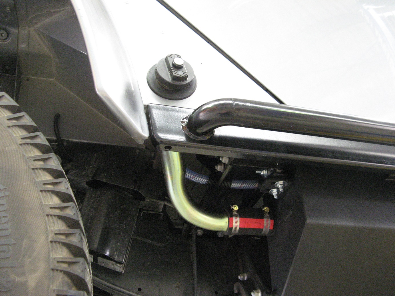 Landrover Defender 110 65L Auxiliary