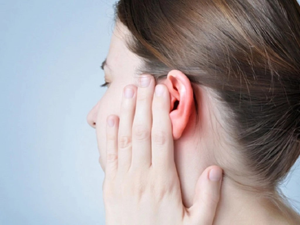 Why Do My Ears Hurt in the Cold? 20 Causes & Solutions Guide