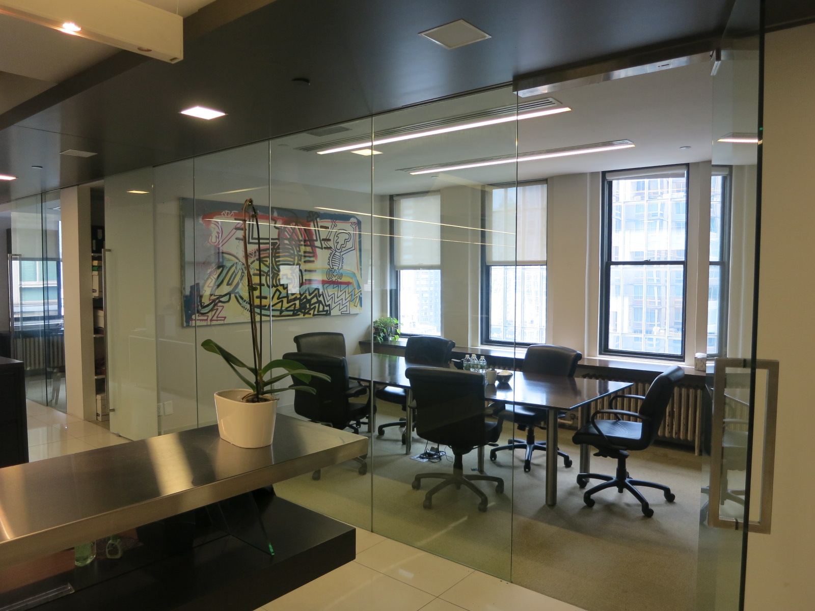 2 Office Spaces With Bench Seating Short Term Plug And Play Office