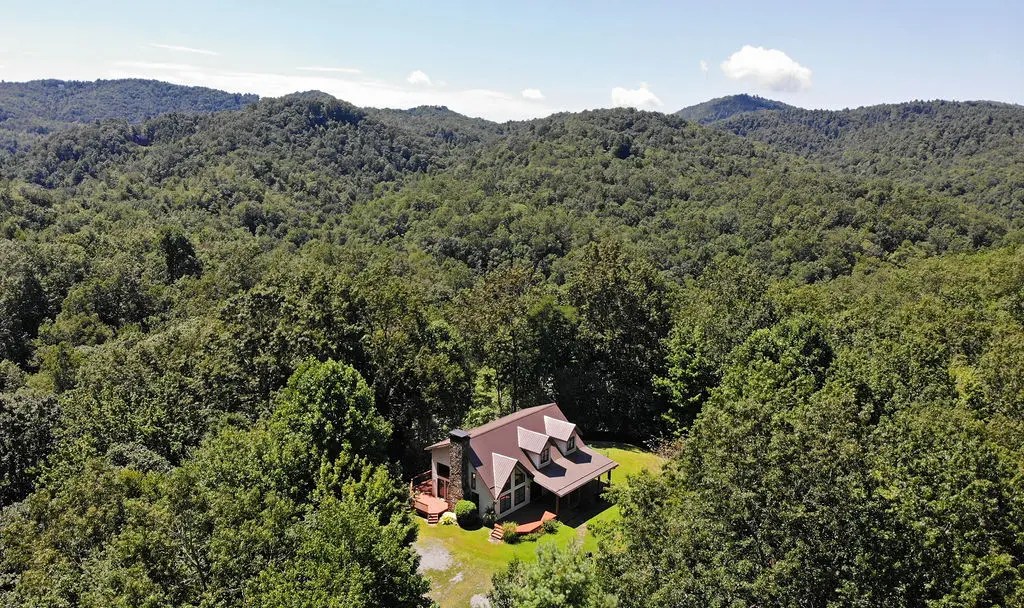 530 Line Runner Ridge Road, Rosman, NC 28772