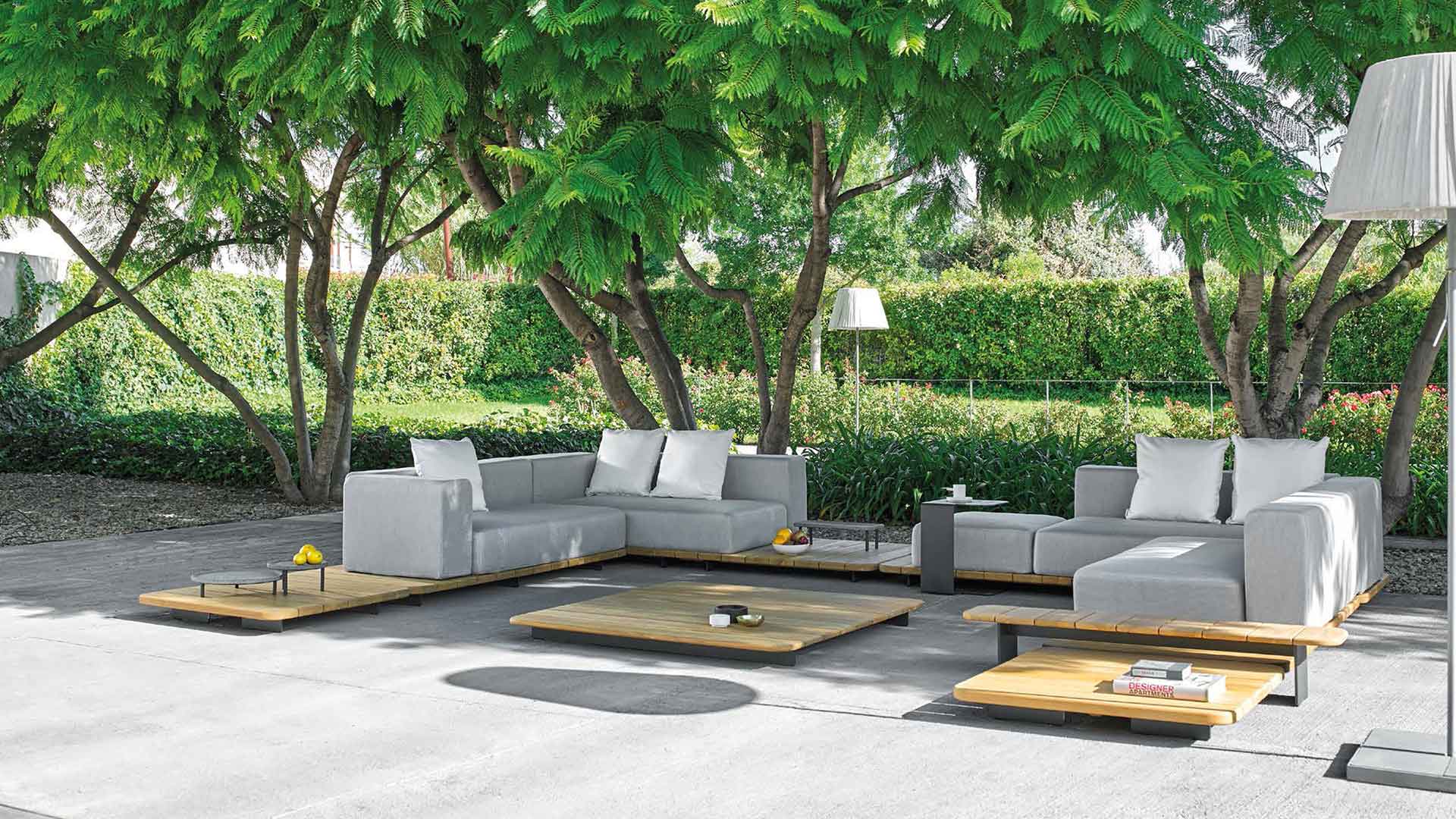 Loom Crafts Outdoor Garden Furniture A modern outdoor furniture set