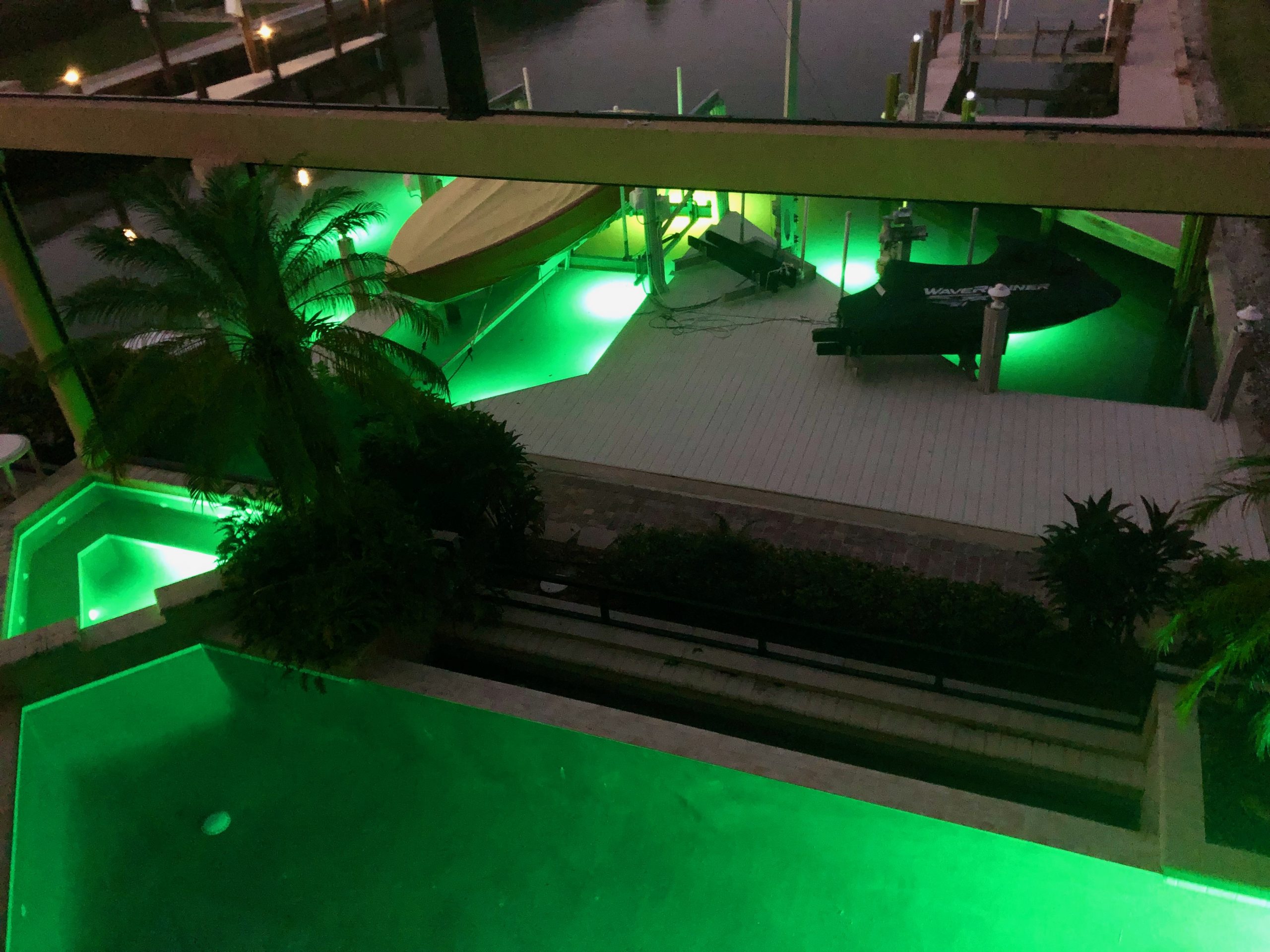 HighIntensity LED Underwater Lights Loomis LED Underwater Lighting