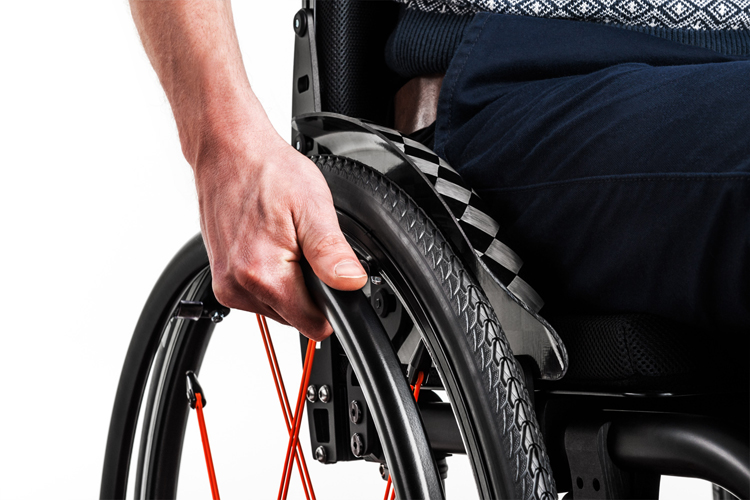 Handrim Curve ergonomic design from Carbolife reduces tiredness