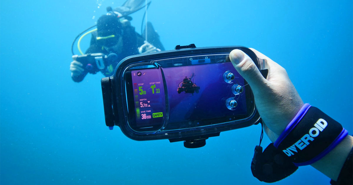 10 Best Waterproof Vlogging Cameras Review in 2024 Review)