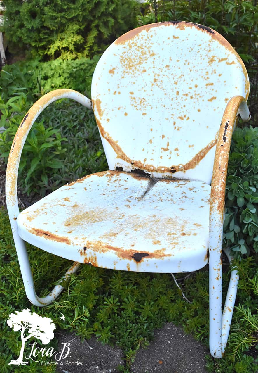 How To Refresh and Enjoy Vintage Metal Lawn Chairs (and keep their time