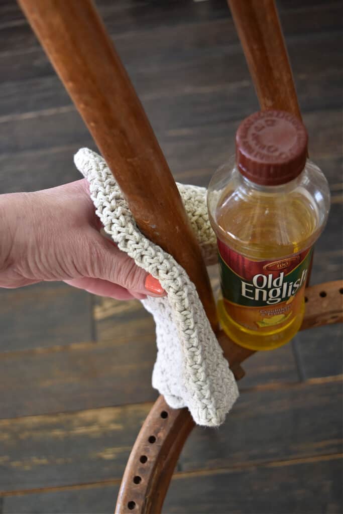 DIY Chair Seat with Scallop Edge Lora BloomquistCreate & Ponder