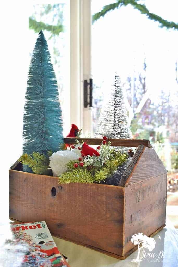 Quick and Easy Christmas Crate Centerpiece Lora BloomquistCreate