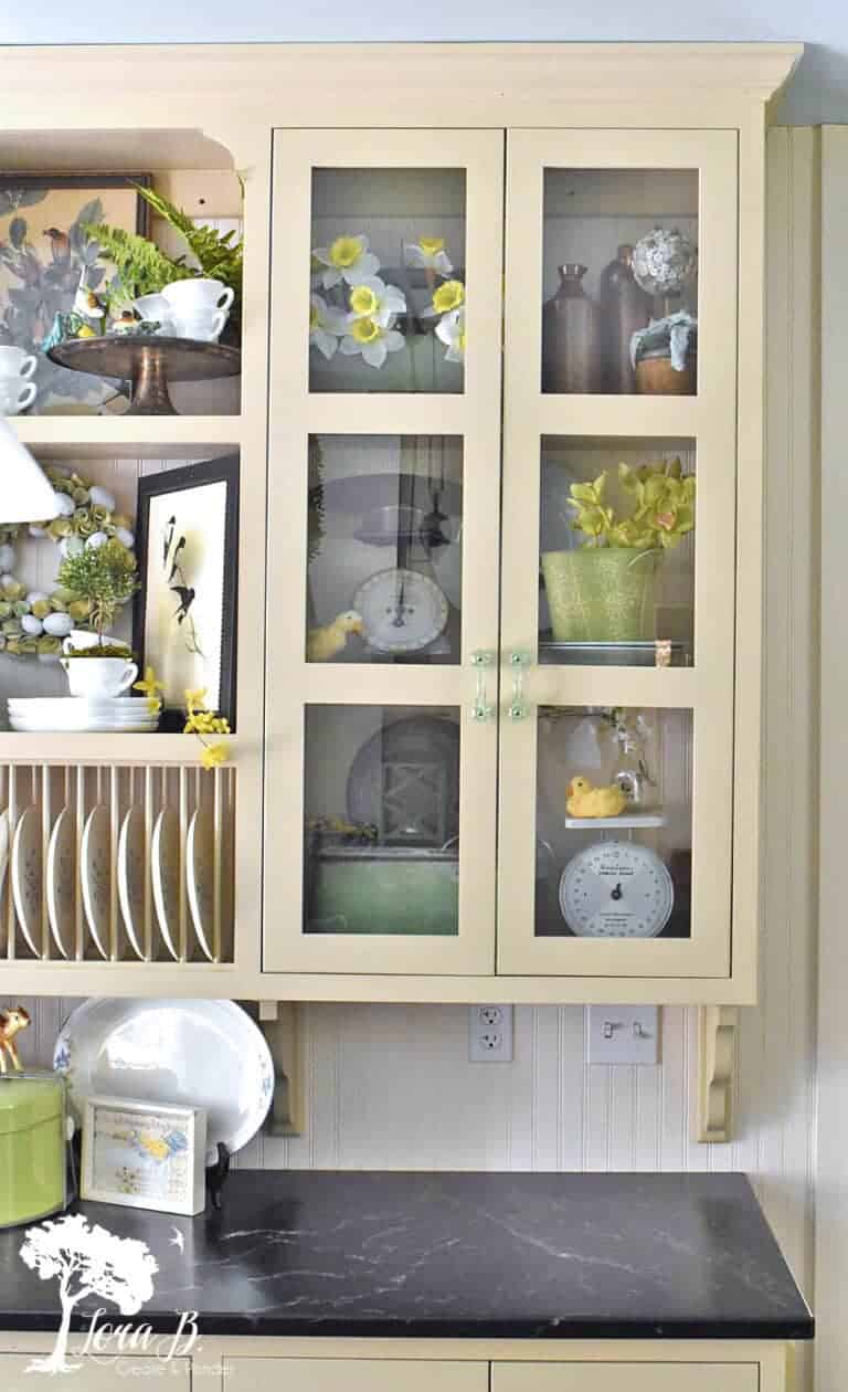 10 Styling Ideas That Make Glass Front Displays Beautiful