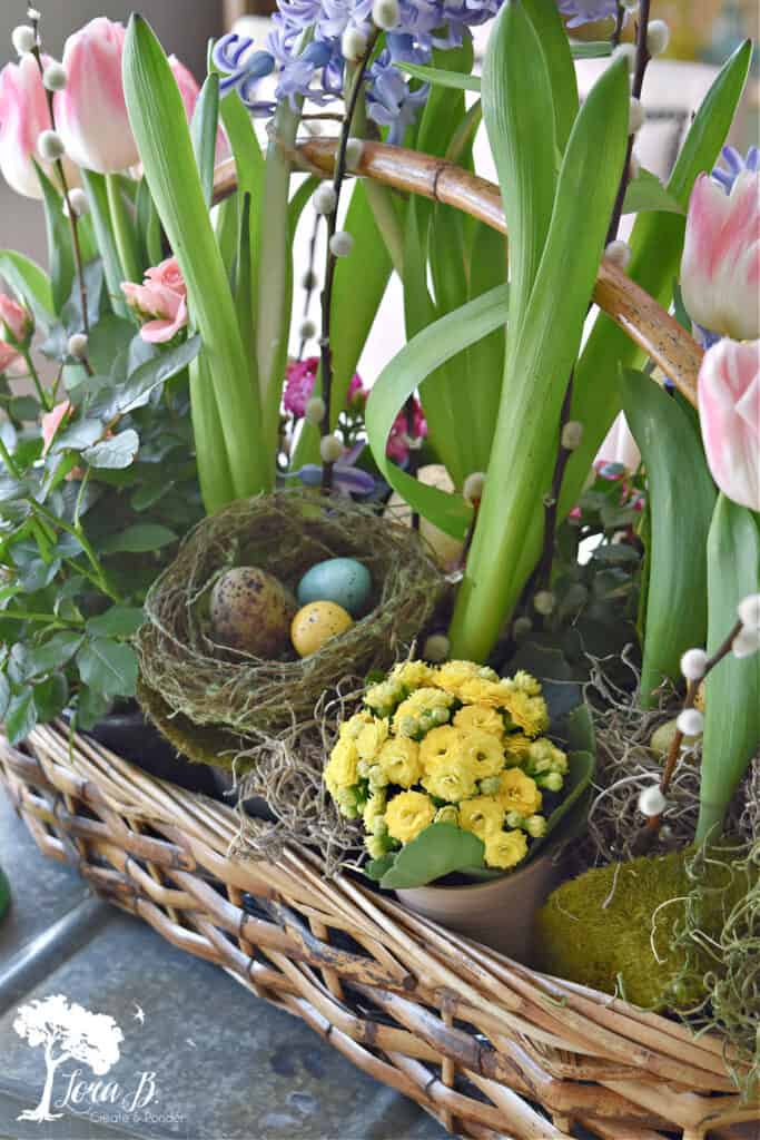 Pretty Spring Basket Centerpiece Lora BloomquistCreate & Ponder