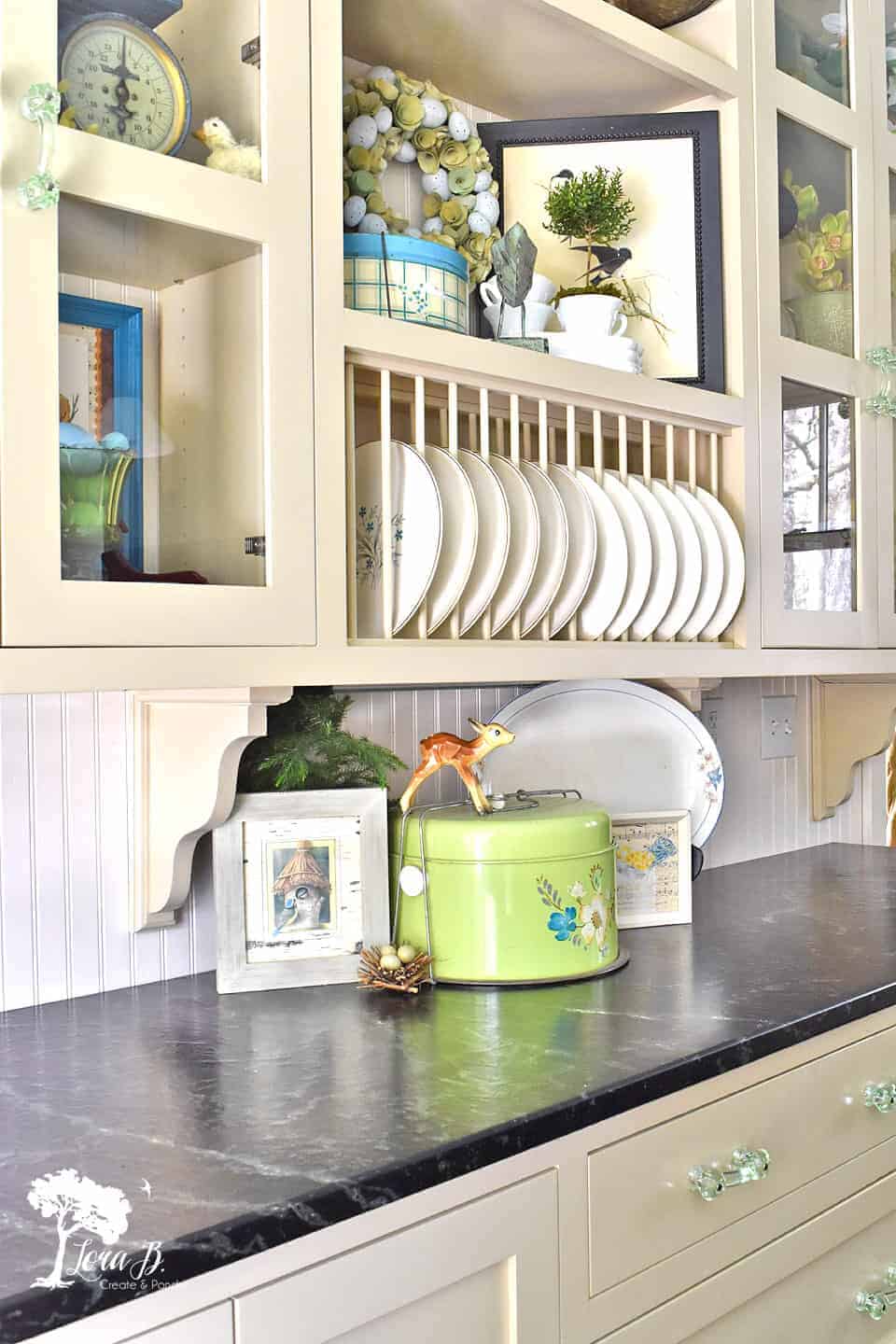 5 Ways to Decorate Your Kitchen Counters for Function and Beauty Lora