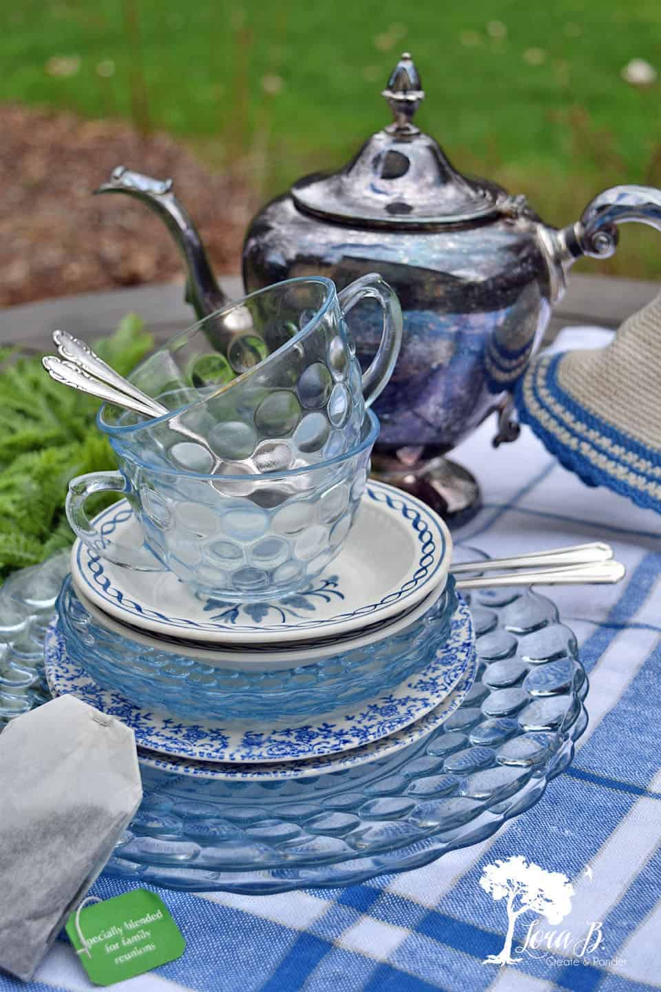 Blue and White Tea Party for Mom Lora BloomquistCreate & Ponder