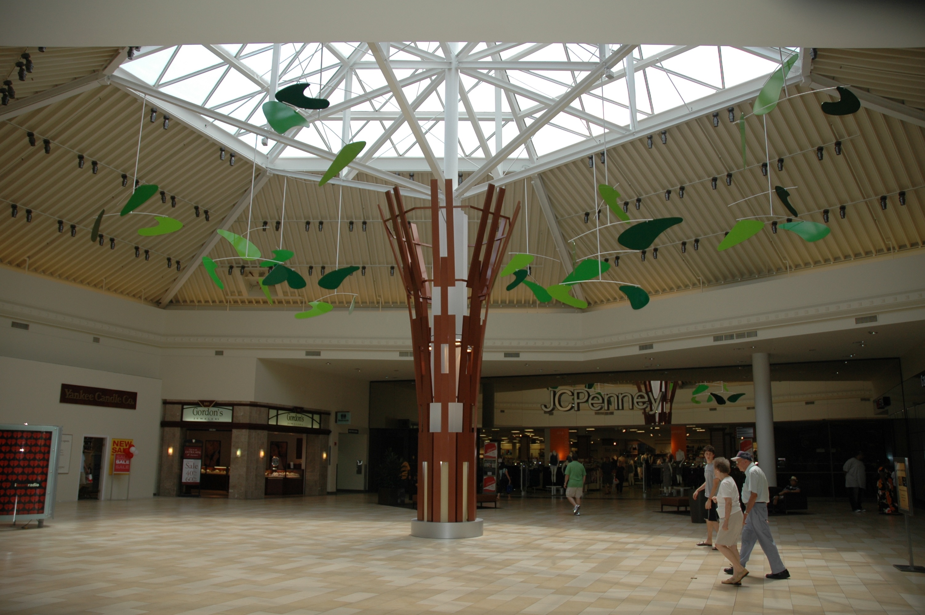 Christiana Mall Reenergized With New Court Features LORENC DESIGN