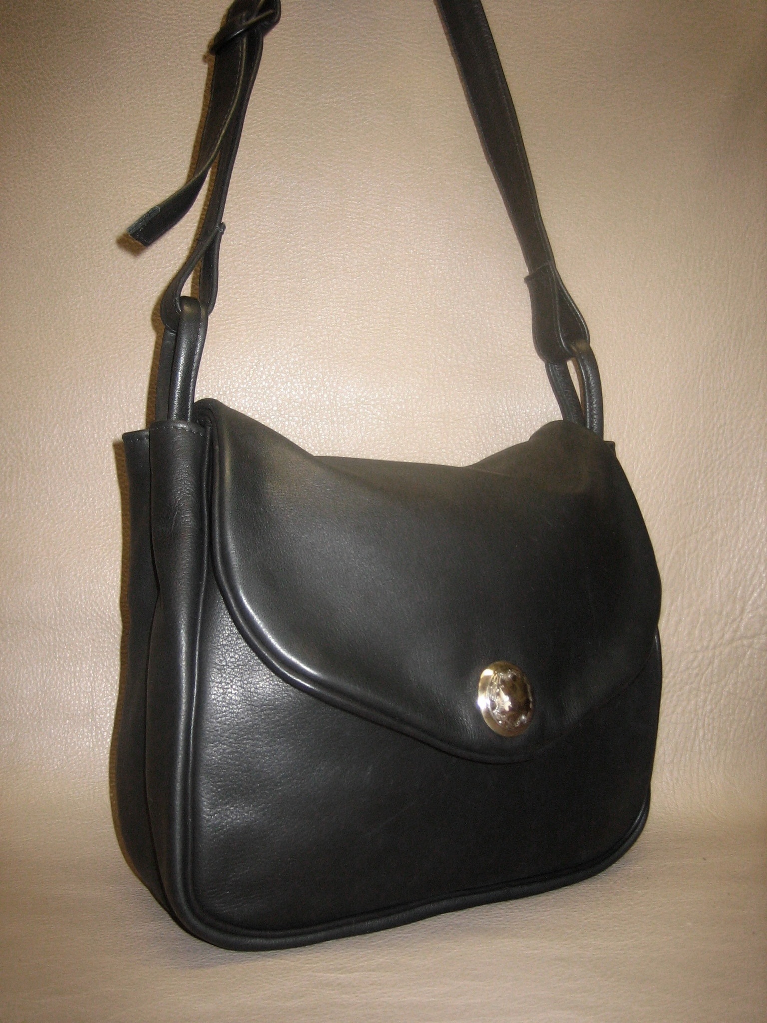 Lorenzi Leather handbags travel bags made in america with quality