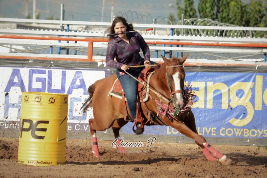 Barrel racing junior; Alexis Diaz The Prax