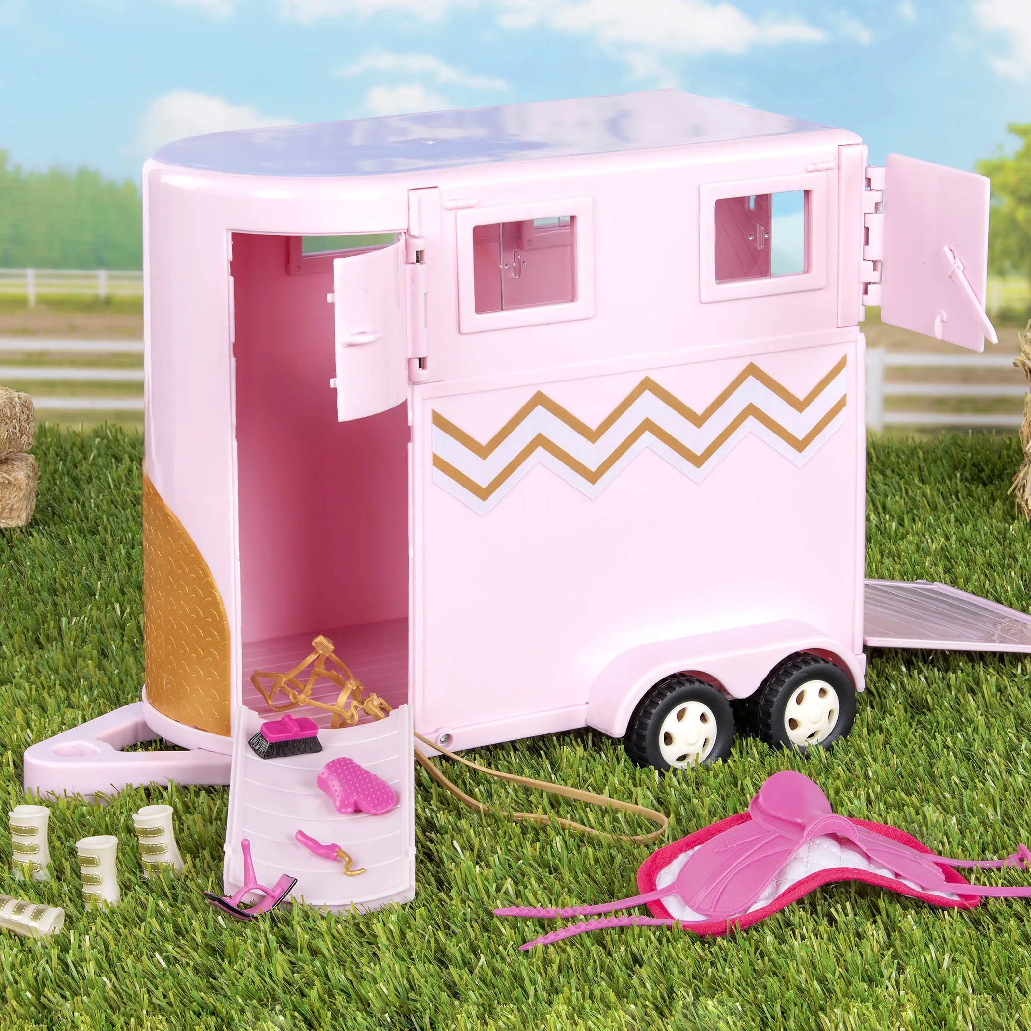 Hoofing It Toy Horse Trailer & Accessories Lori