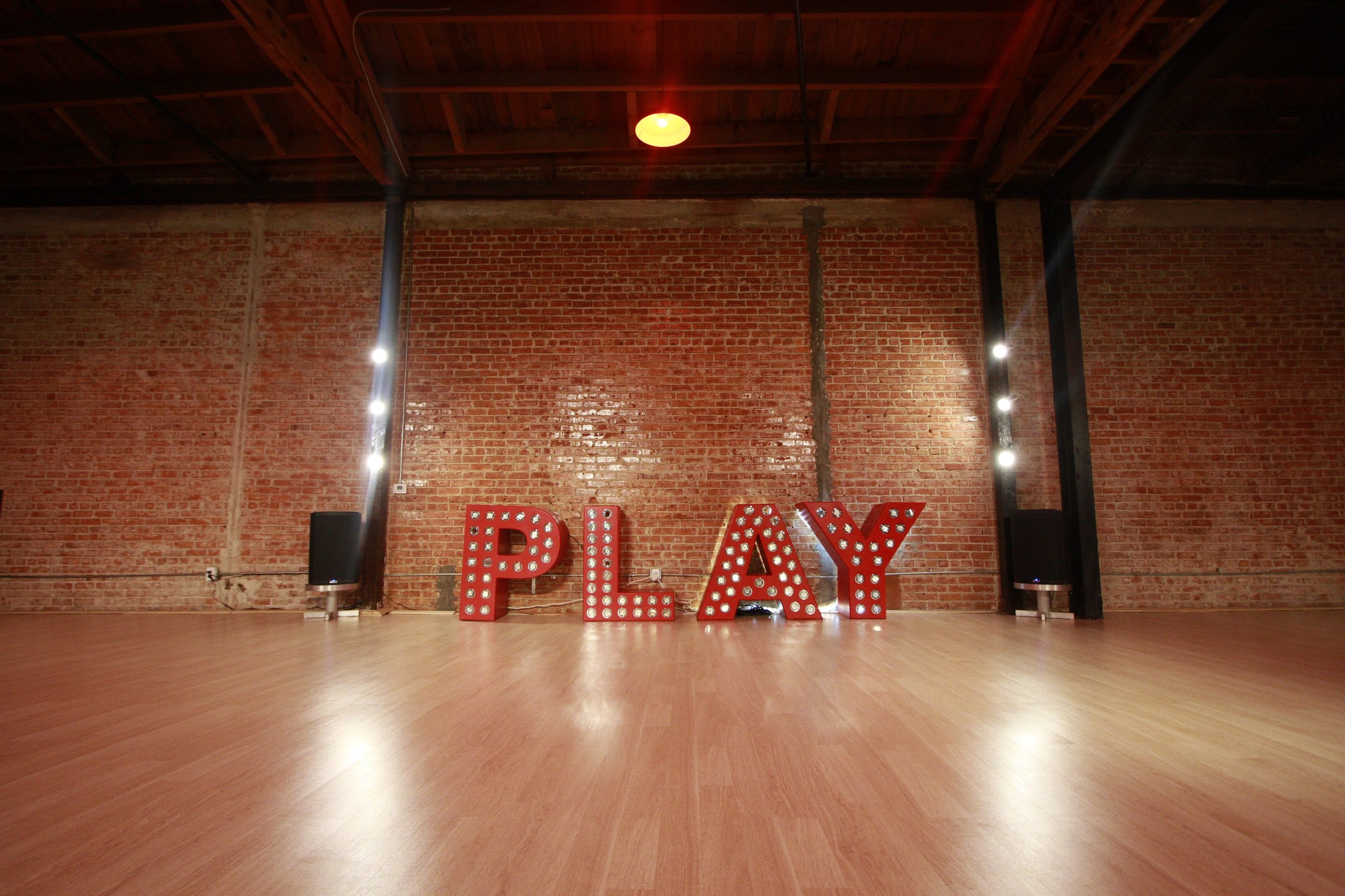 PLAYGROUND LA ロサンゼルス留学センター