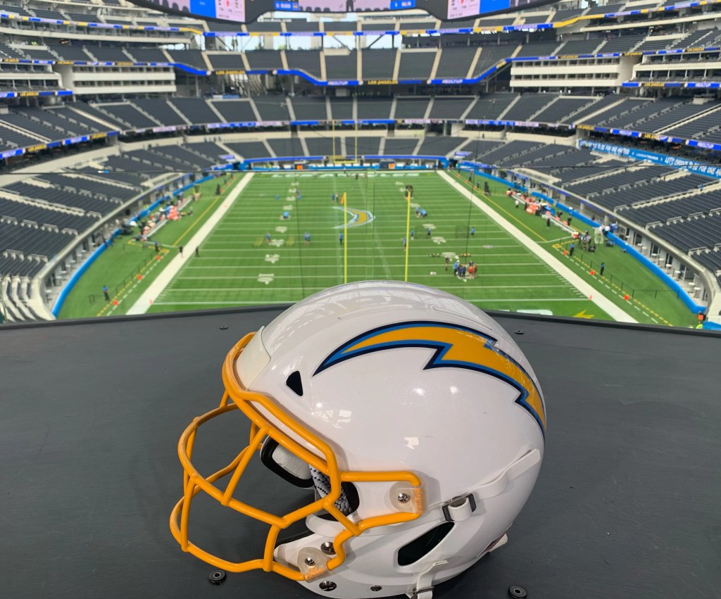 Chargers Vs 49ers At Sofi Stadium Cbs Los Angeles