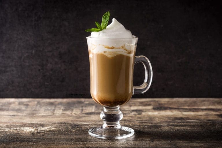 LOW CALORIE Peppermint Mocha Latte Recipe {Just 36 Calories!}