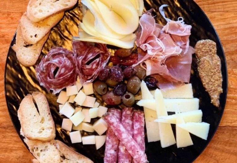 20 BEST Restaurants in Bluffton, SC You Need to Try! Lost In The