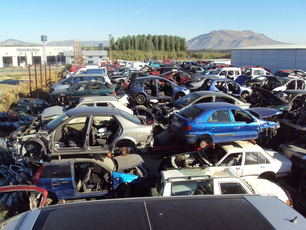 Desguaces una buena opción para comprar autopartes Lotomedia