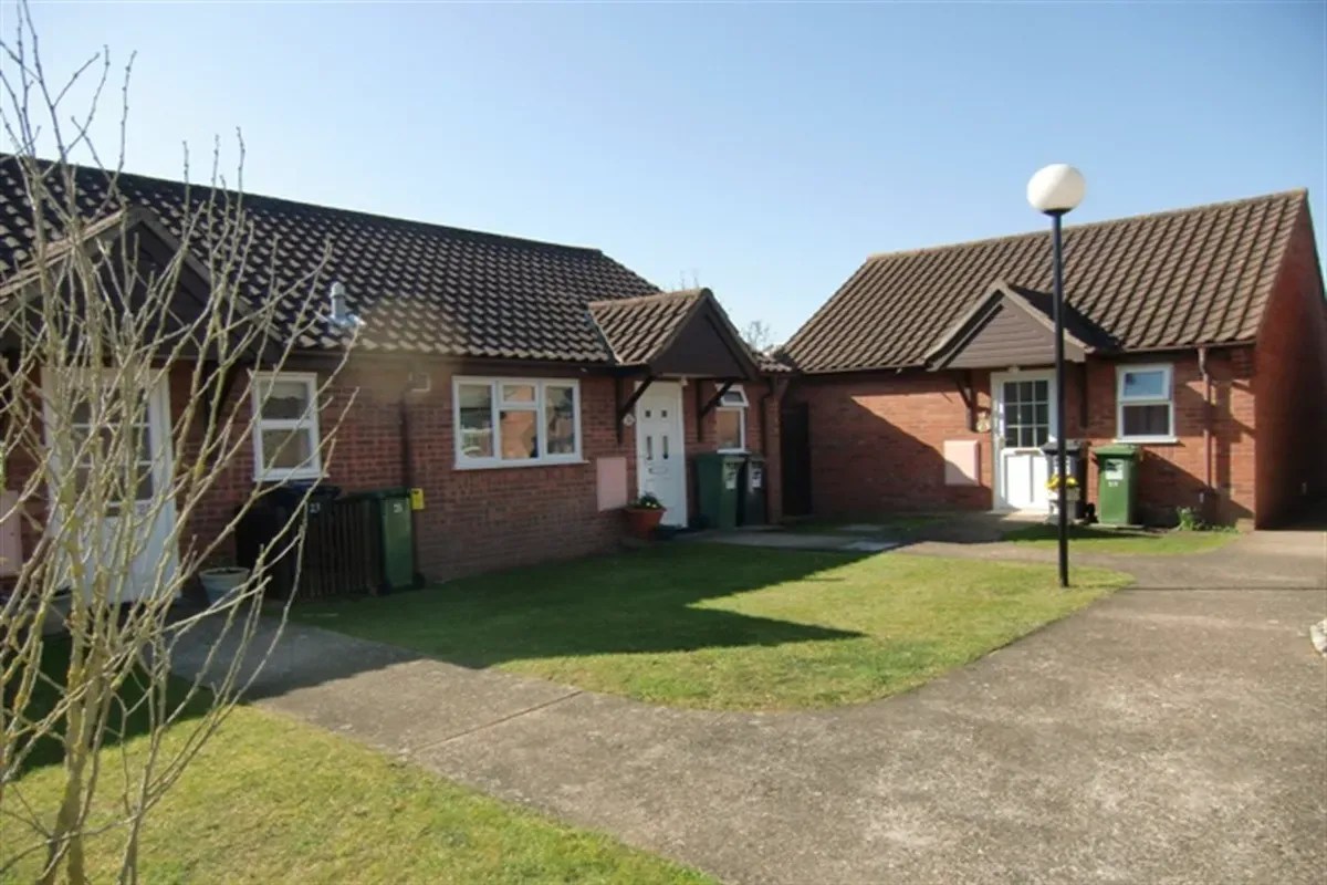 10 Best Over 55 Retirement Bungalows To Rent Or Buy Lottie