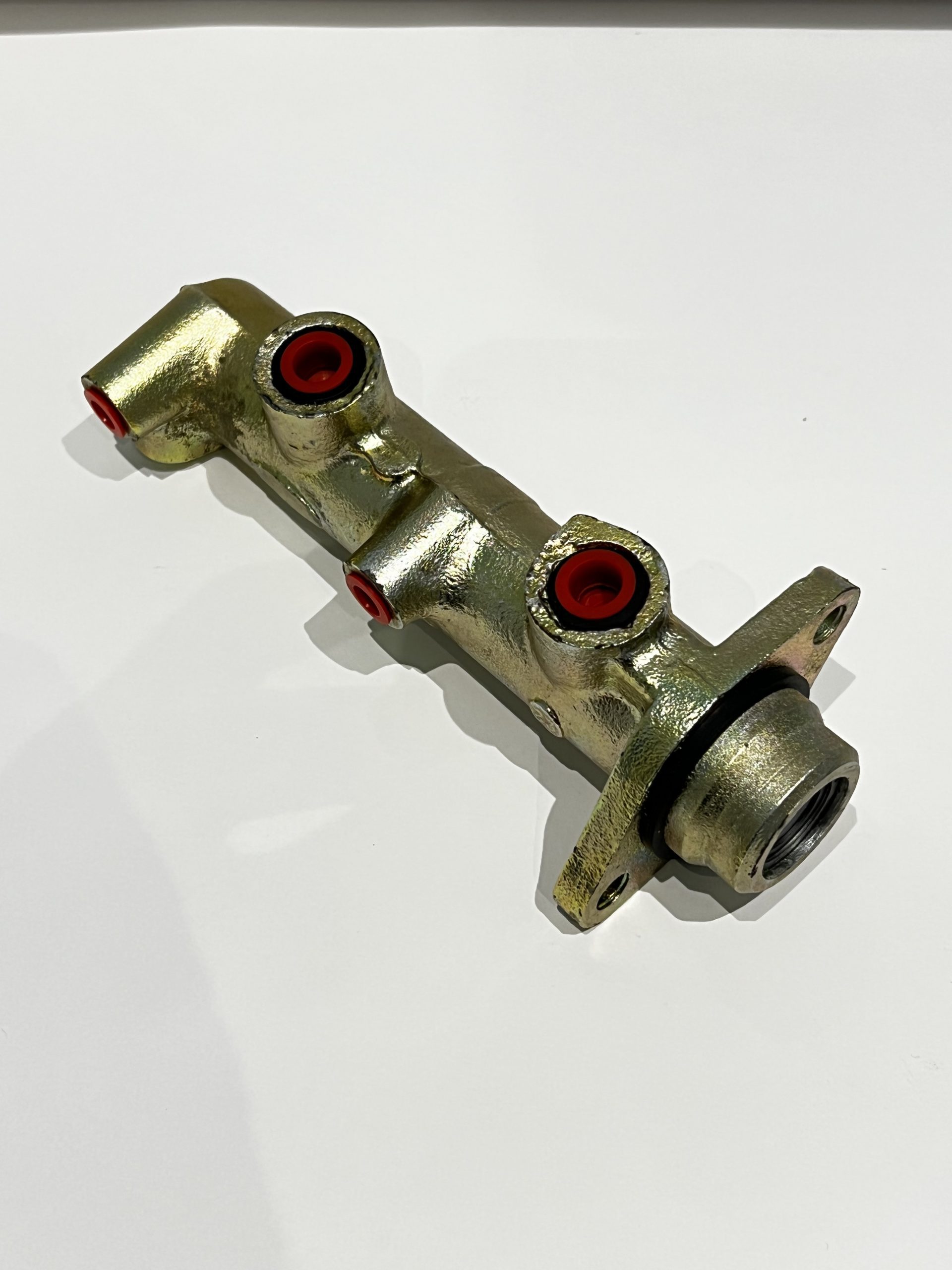 Bendix Brake Master Cylinder Late Excel LotusBits Ltd.