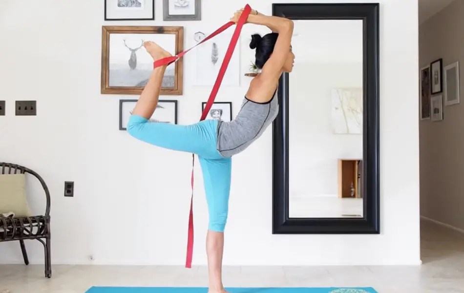 What is Yoga Strap? Benefits and How to Use LotusBuddhas