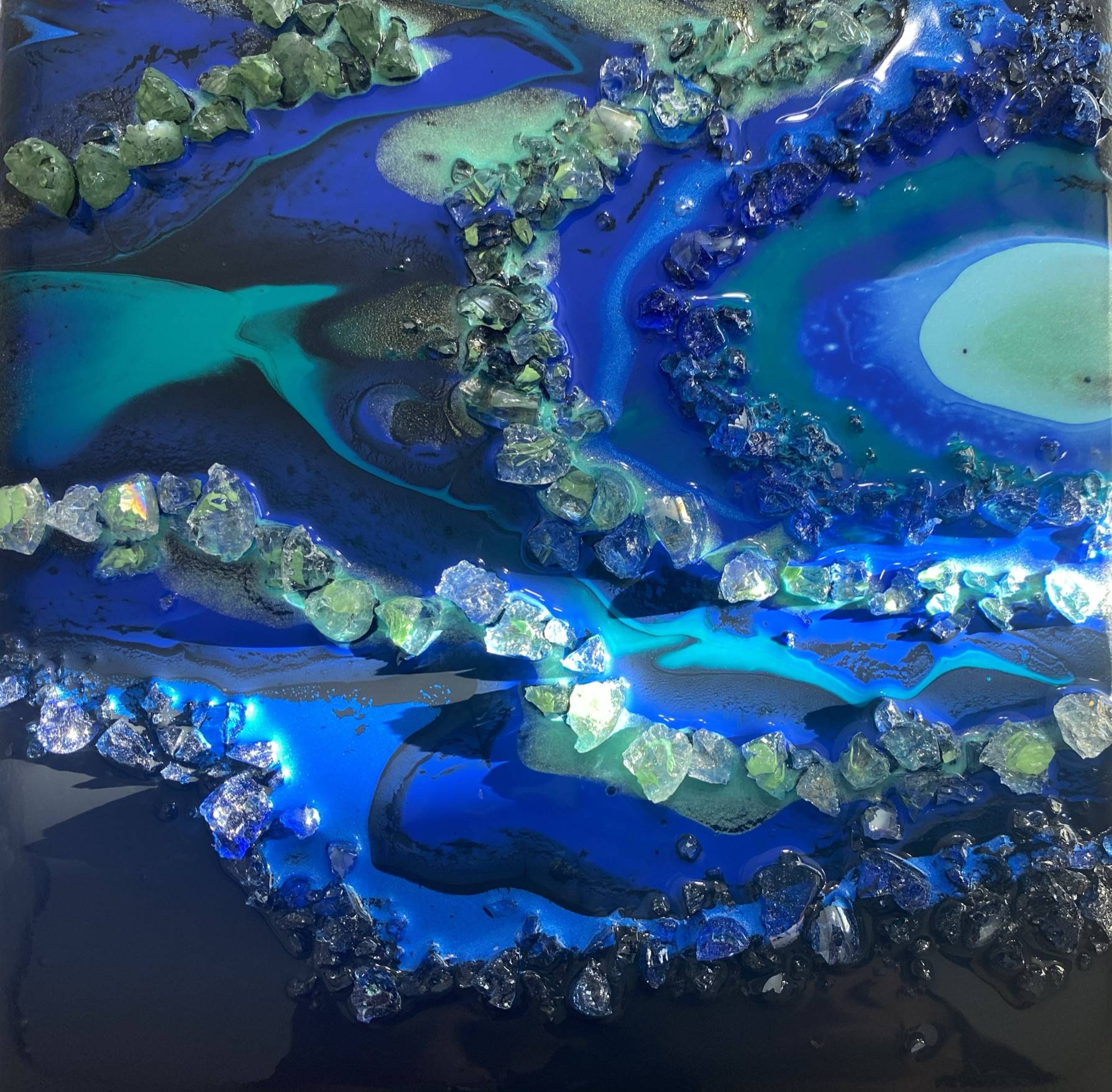 How to Make Crushed Glass for Paint Pouring, Geodes, and Crafts Fluid