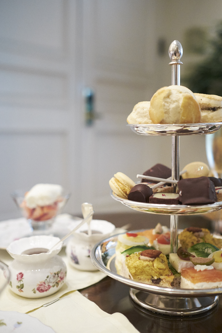 AFTERNOON TEA AT THE PENINSULA HOTEL BEVERLY HILLS Love & Loathing Los Angeles