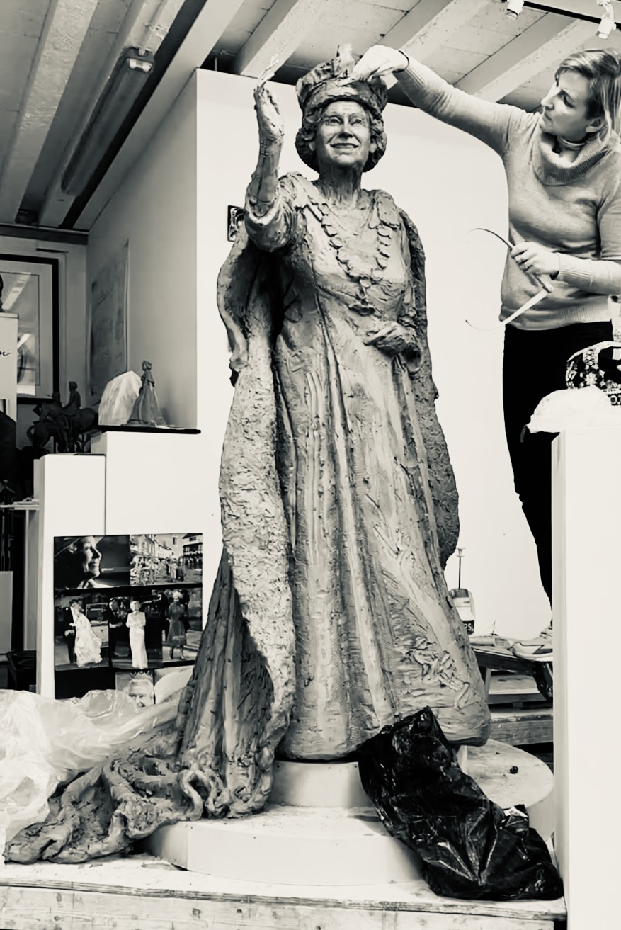 Watch live sculpt of new statue of Her Majesty Queen Elizabeth II
