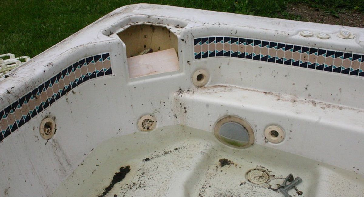 The ULTIMATE Guide To Hot Tub Stains Love Gunite Pool