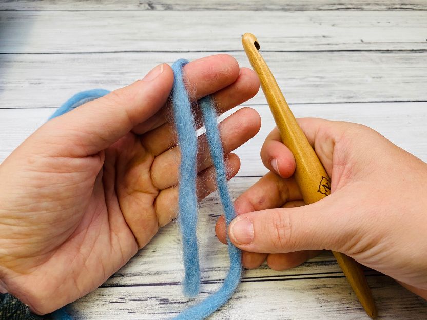 How to Tie a Slip Knot in Crochet (3 Ways!) love. life. yarn.