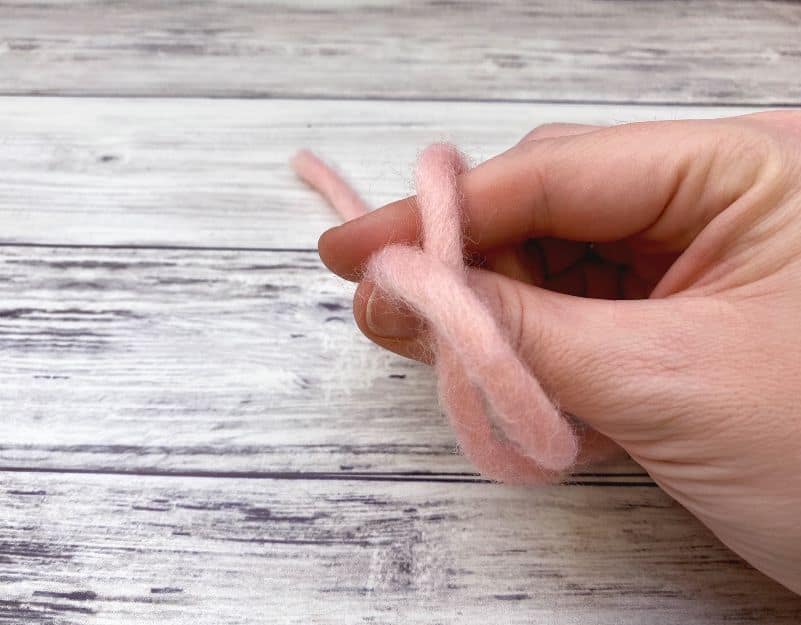 How to Tie a Slip Knot in Crochet (3 Ways!) love. life. yarn.