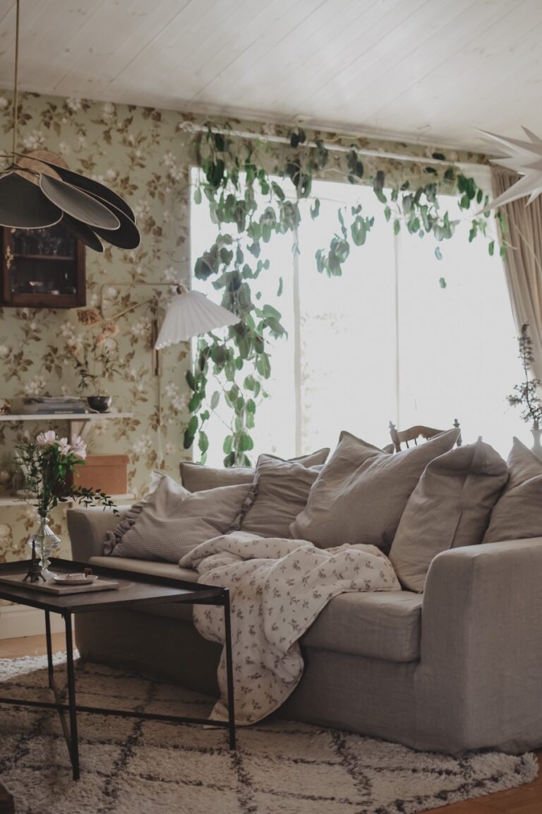 Gamla Soffor Att klä om ett par gamla soffor Lovely LifeNär gamla sofforna blir