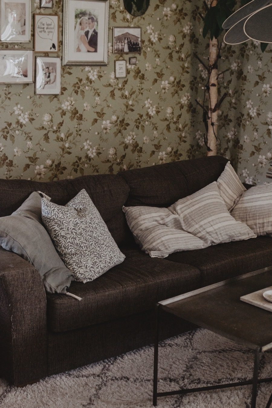 Gamla Soffor Att klä om ett par gamla soffor Lovely LifeNär gamla sofforna blir