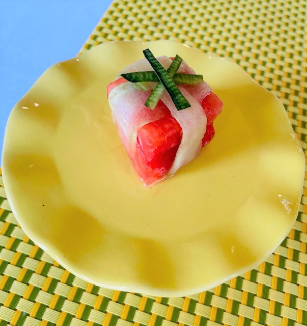 Make these unique fruit gifts for your next birthday party! Lovely Mango