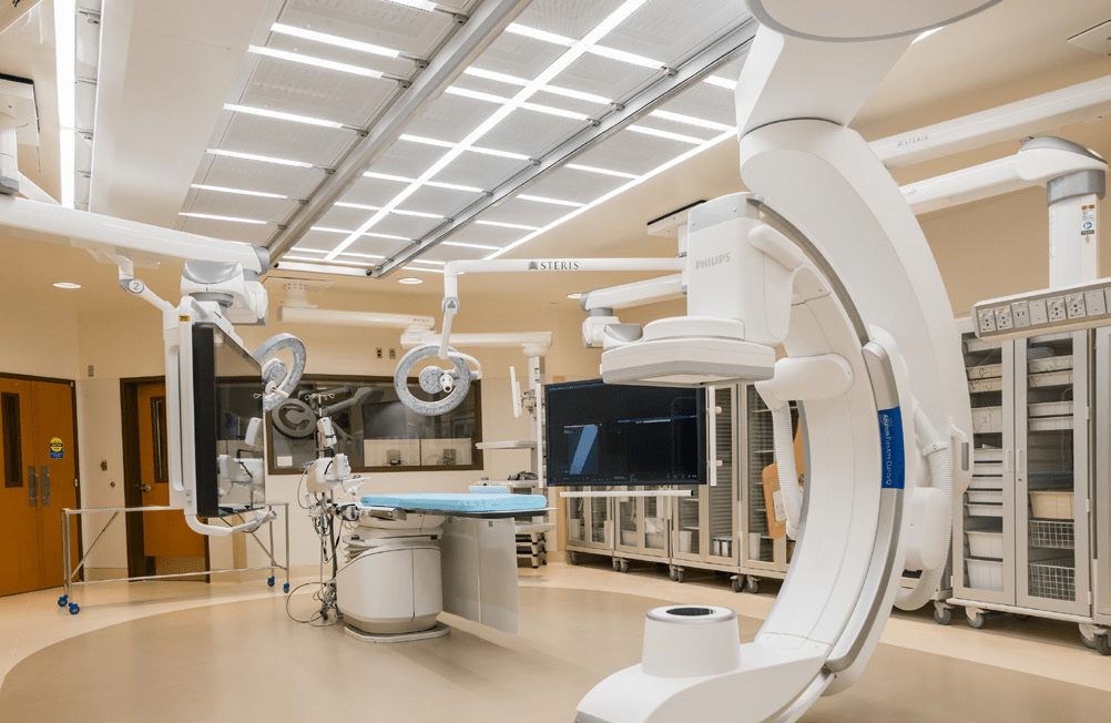 Flagstaff Medical Center Hybrid OR / Cath Lab Loven Contracting