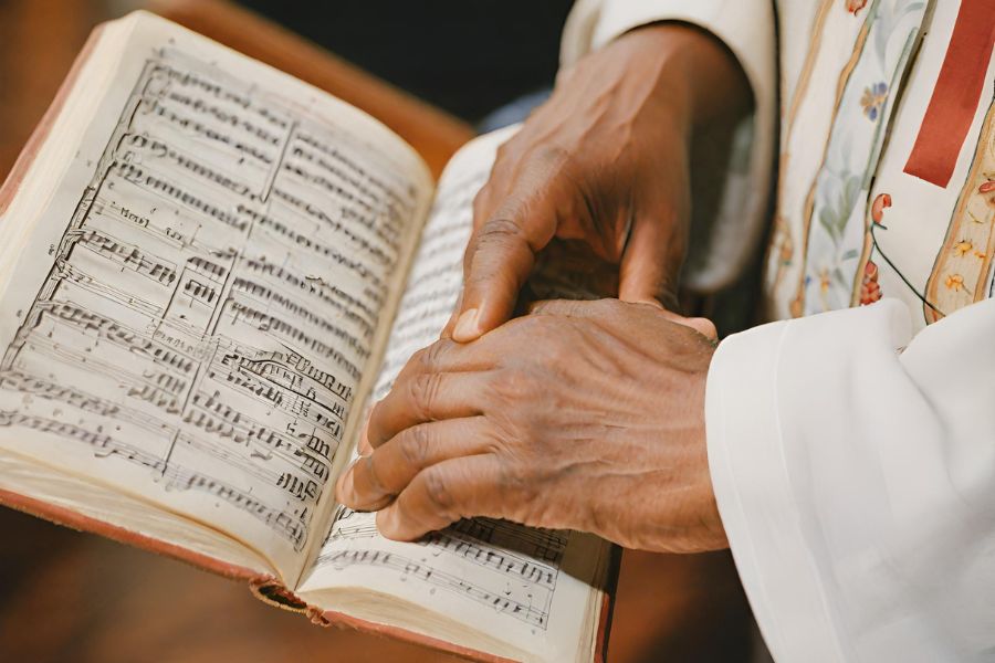 Resounding Hymns About Unity and Togetherness Loversify