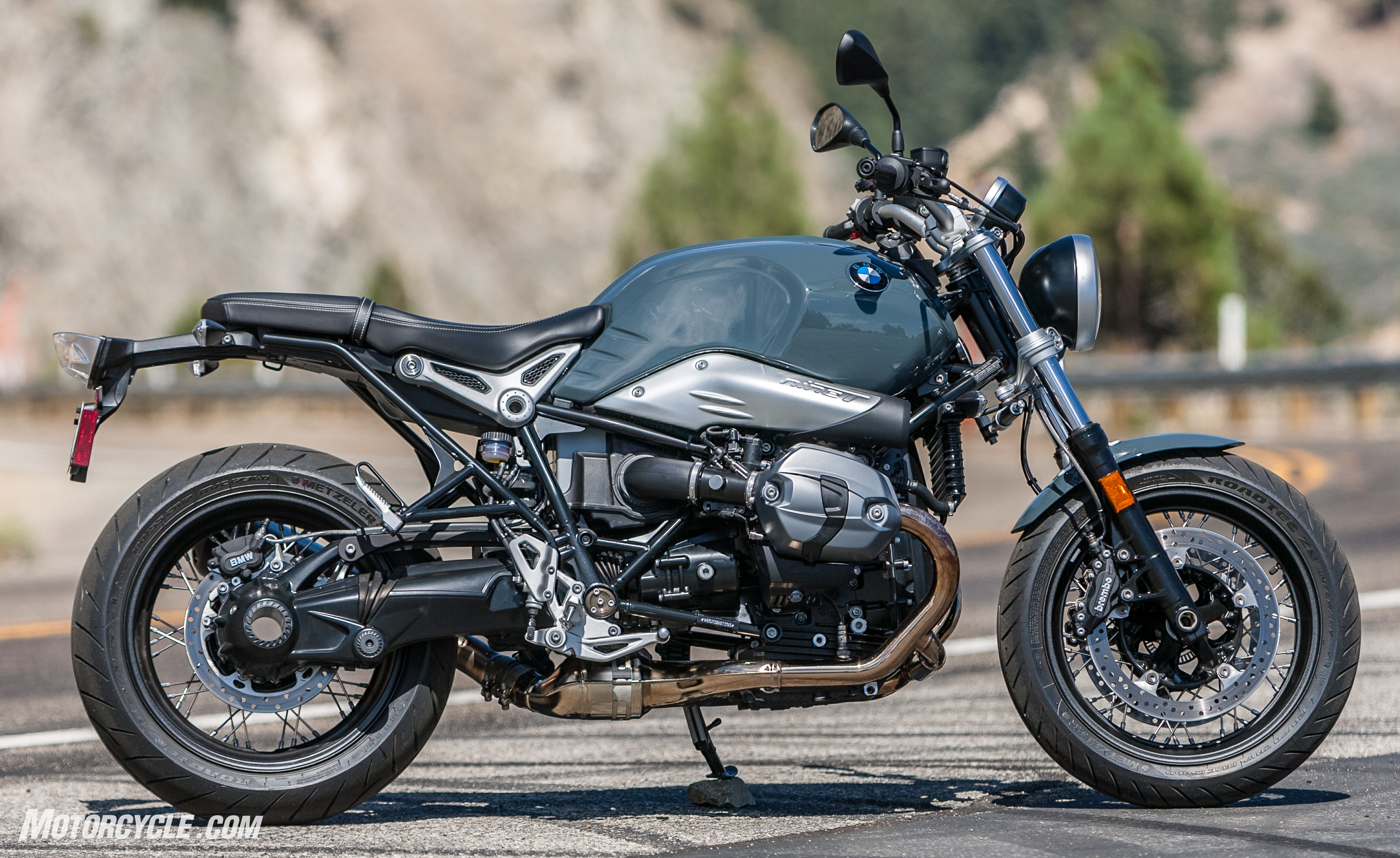 Review of BMW R Pure 2017 pictures, live photos & description
