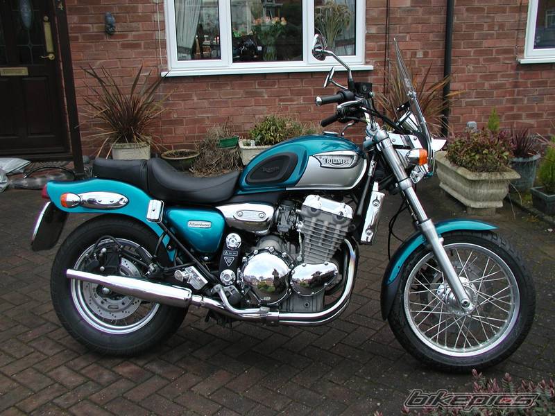Review of Triumph Adventurer 1997: pictures, live photos & description