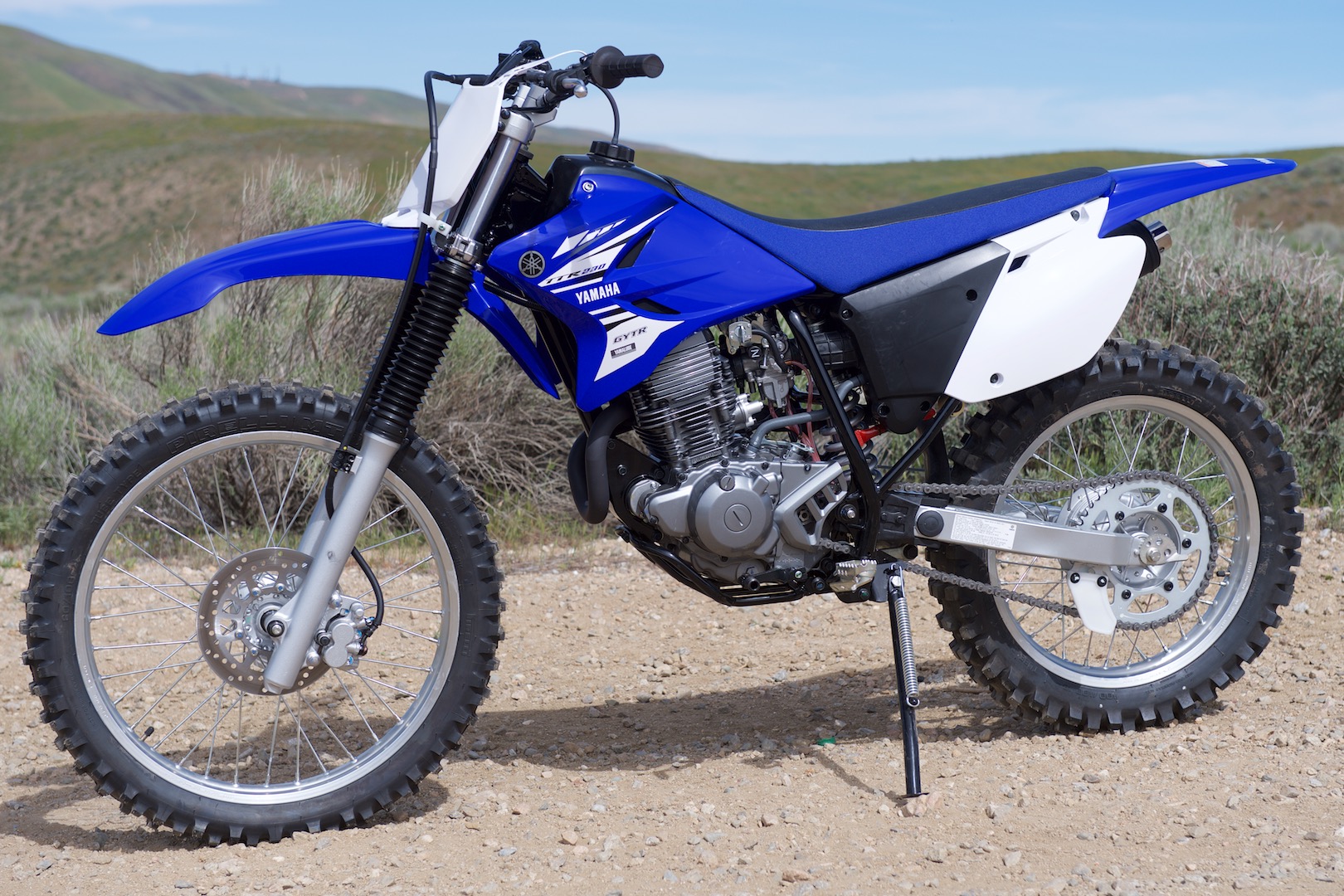 Review of Yamaha TT-R230 2017: pictures, live photos & description