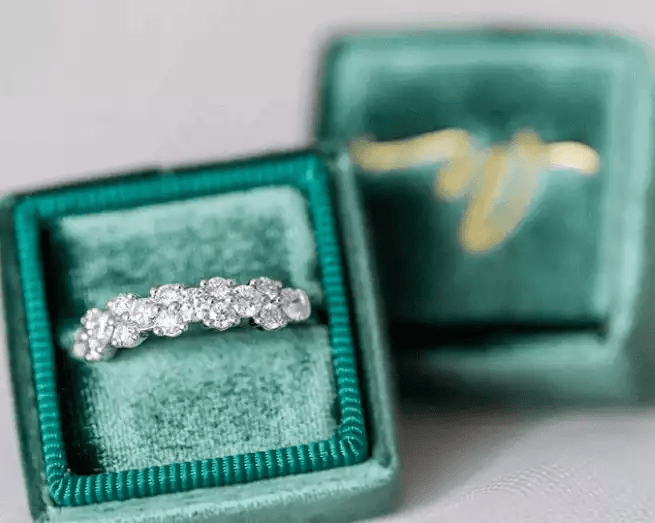 Blue Nile vs Tiffany Compared Which Retailer is Better? Love You