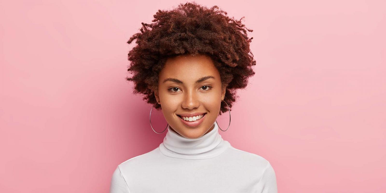 🥇 Die beste Haarpflege für krauses Haar 2021 (normal porös & dick)