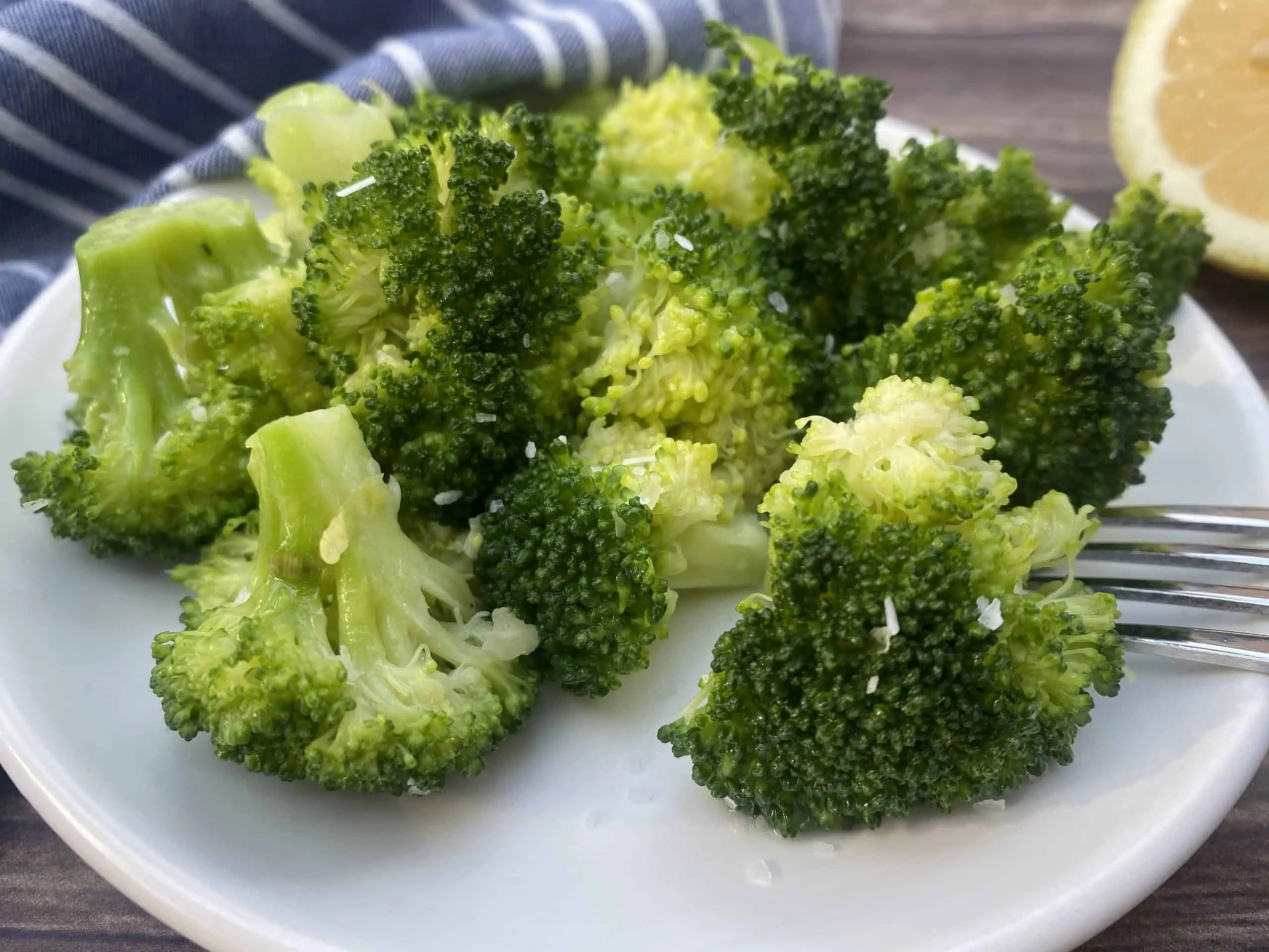 Microwave Fresh or Frozen Broccoli with Lemon Garlic Butter Low Carb