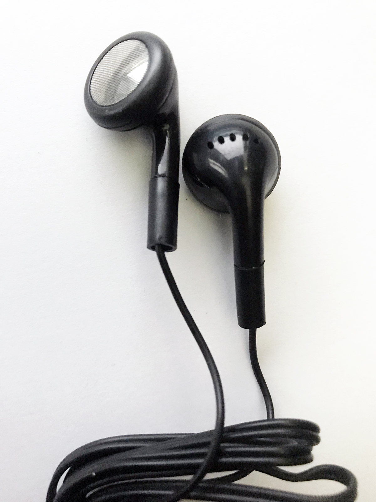 BLACK Stereo InEar Earbuds w/ 3.5mm plug (no mic) Low Cost Earbuds