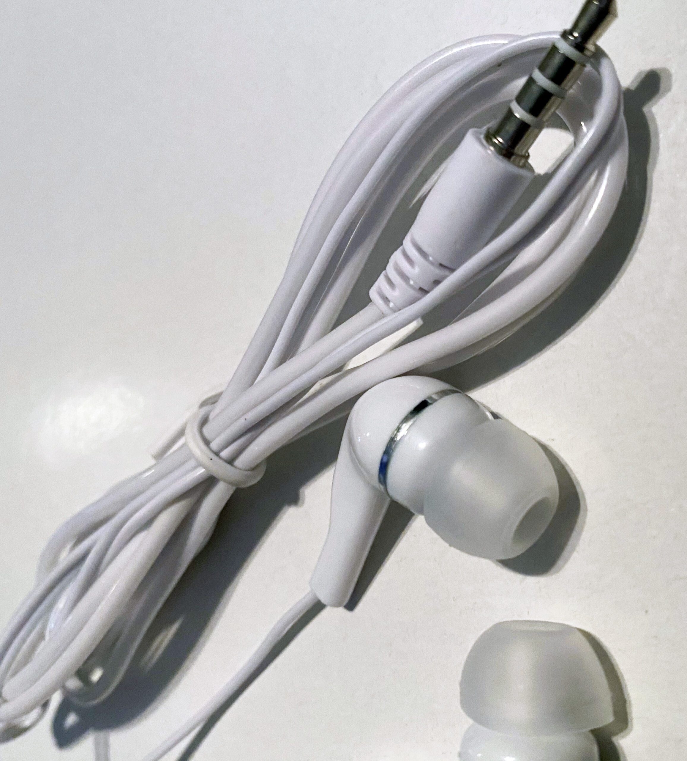 WHITE/SILVER UNIVERSAL Headset Earbuds w/ Microphone 3.5mm Plug Low