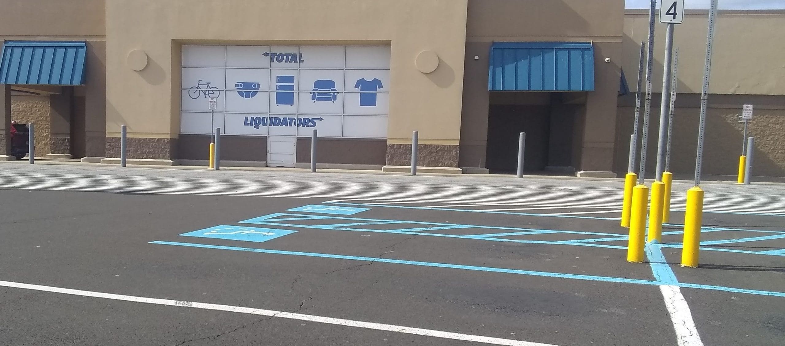 Big Box Distributor Opens Today In Bristol Park, Family Dollar to Open