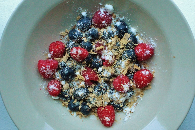 Creamy Coconut Berry Bowl (Low Histamine Dessert)