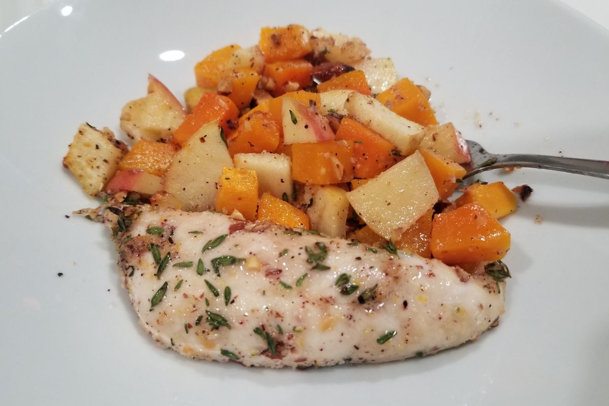 Chicken and Butternut Squash With Apples (Sheetpan Recipe)
